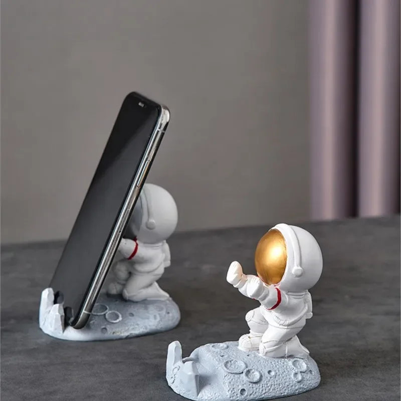 Nordic Astronaut Phone Holder - Resin Desk Decoration & Gift